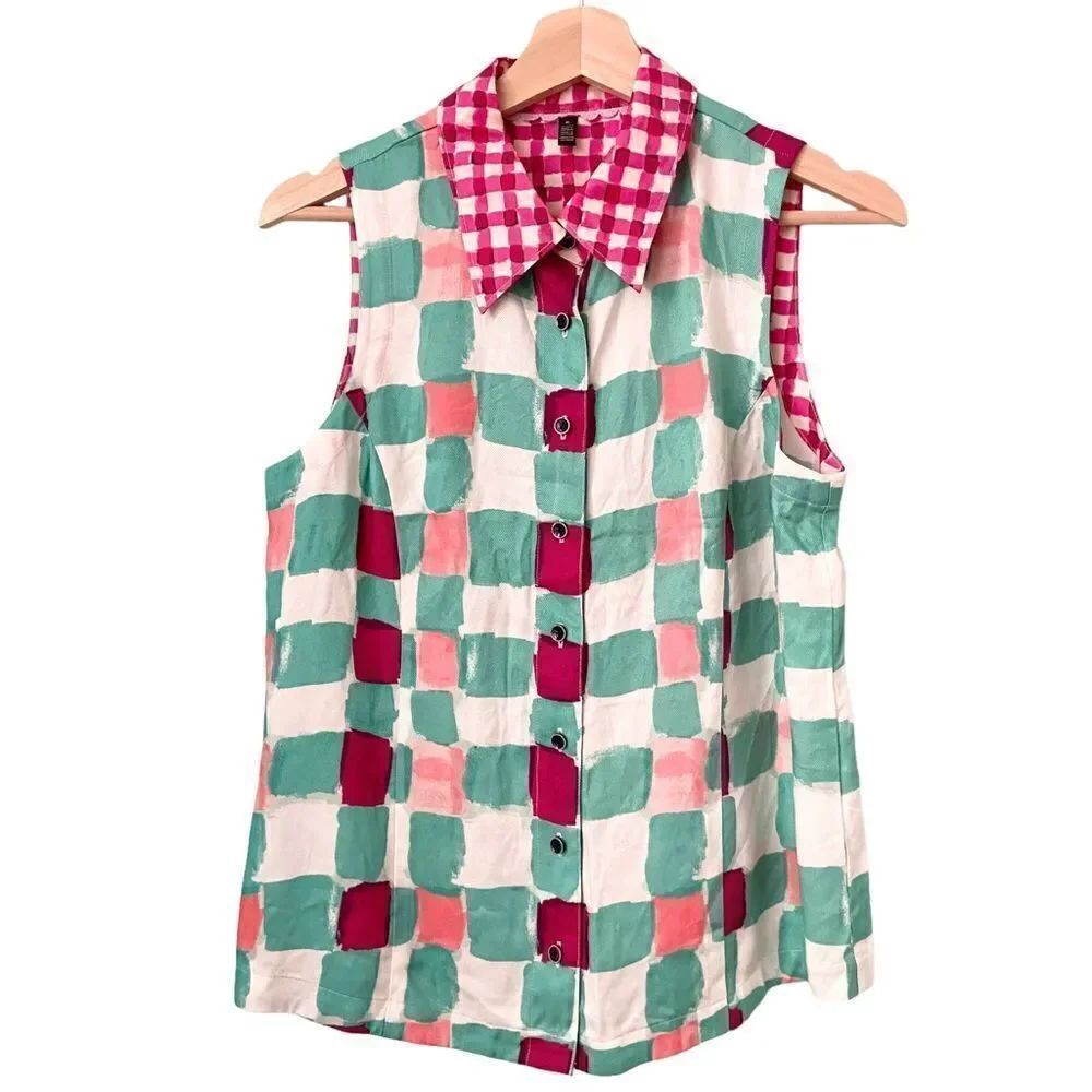 Vibrant Panel Front Button Top in Size 6 Unmarked Brand